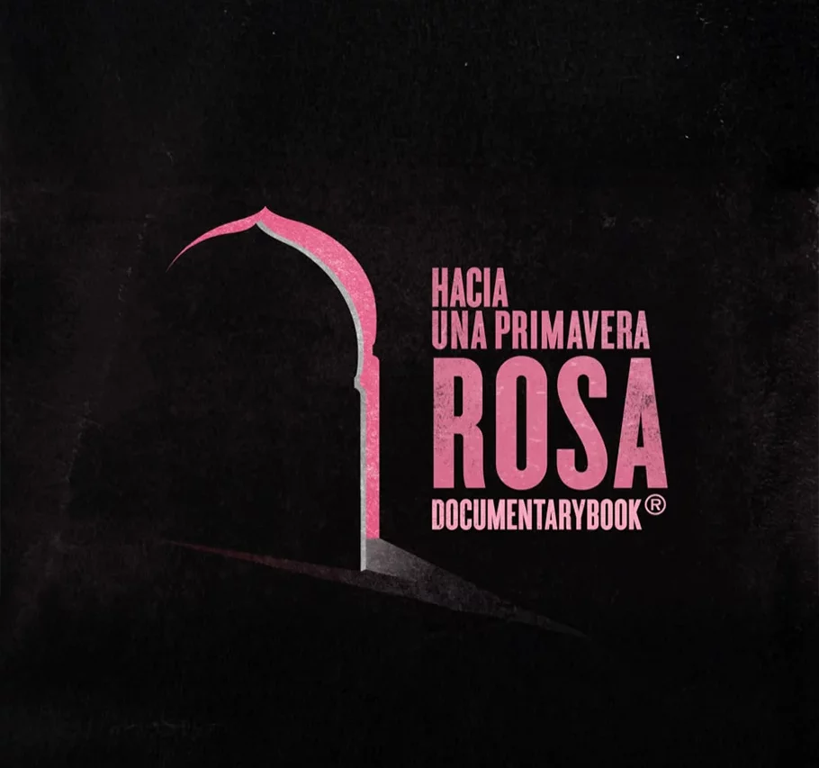 Portada del documentary book Hacia una primavera rosa